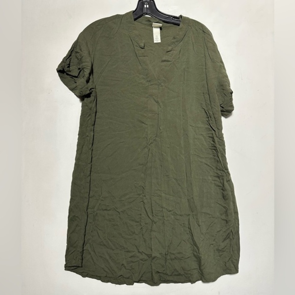 H&M Green V-Neck Mini Dress Short Sleeve Casual